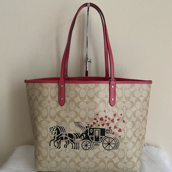 Coach - Picture 9 of 9